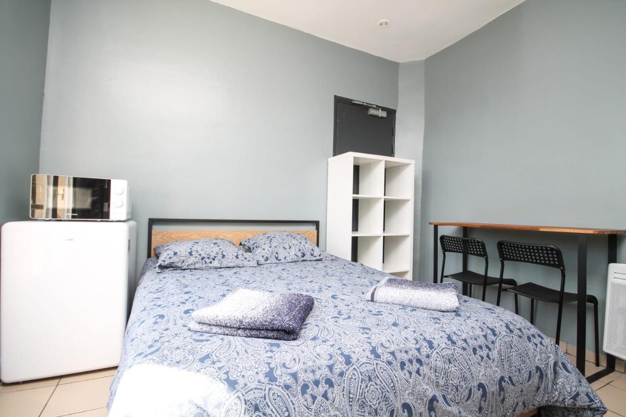 08 - Chambre Proche Paris Et Transports Avec Tv Wifi Saint-Denis  Zewnętrze zdjęcie