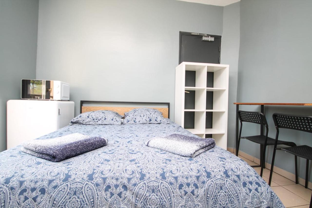 08 - Chambre Proche Paris Et Transports Avec Tv Wifi Saint-Denis  Zewnętrze zdjęcie