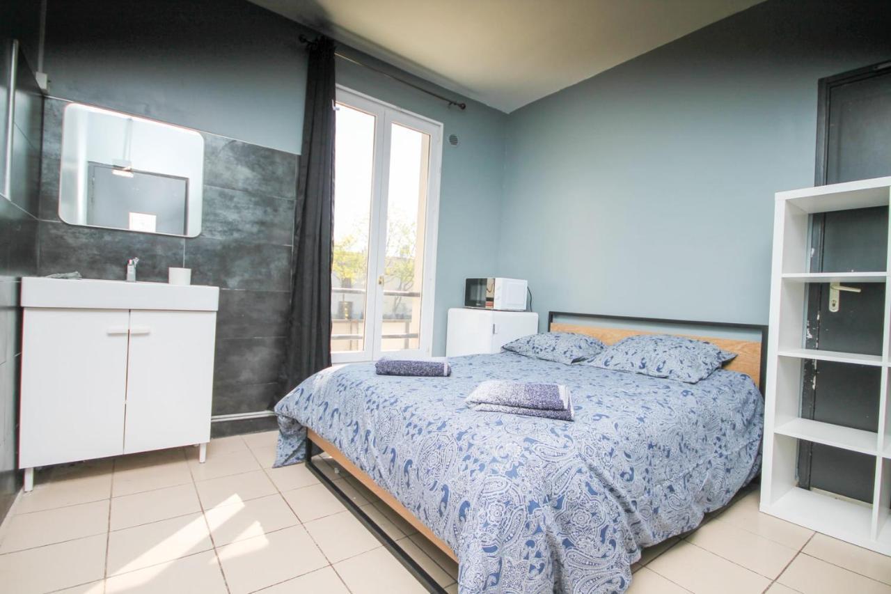 08 - Chambre Proche Paris Et Transports Avec Tv Wifi Saint-Denis  Zewnętrze zdjęcie