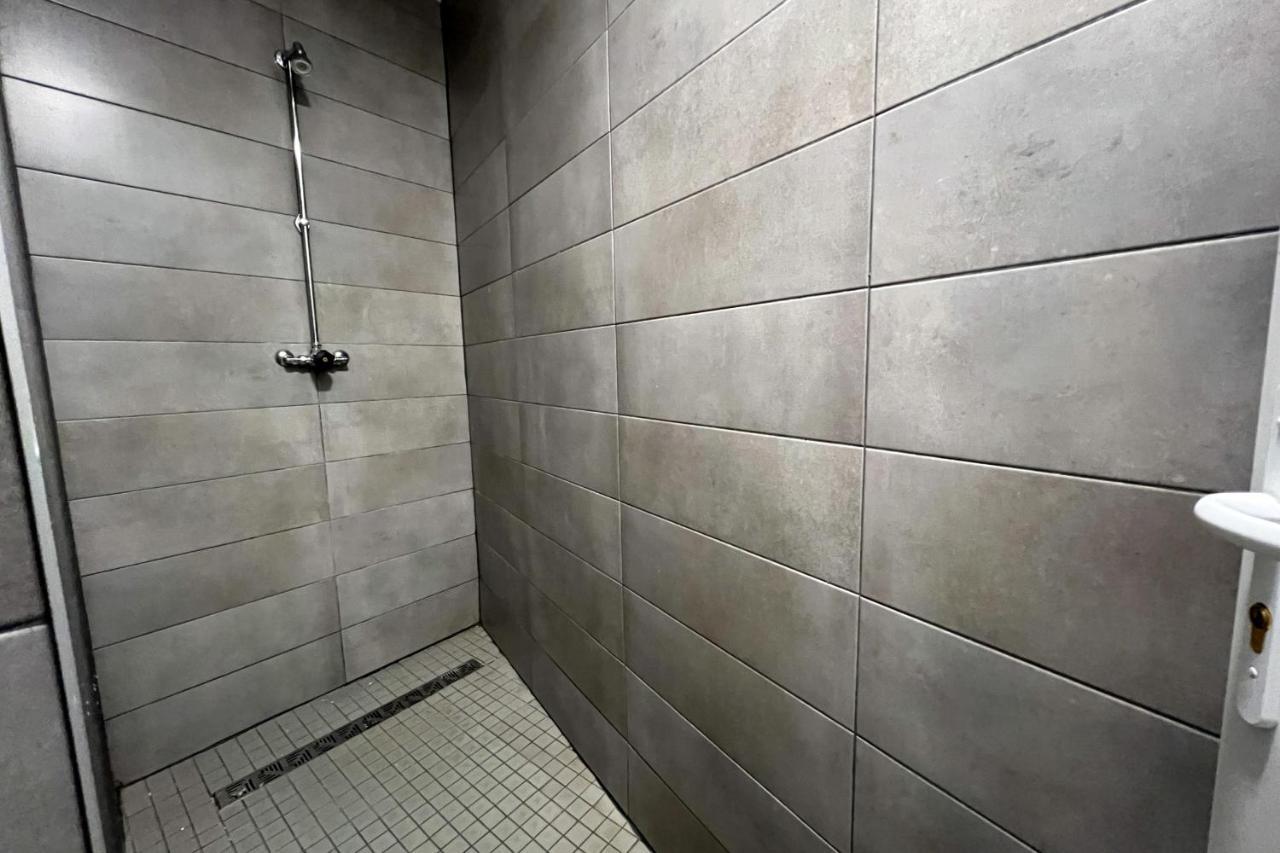 08 - Chambre Proche Paris Et Transports Avec Tv Wifi Saint-Denis  Zewnętrze zdjęcie