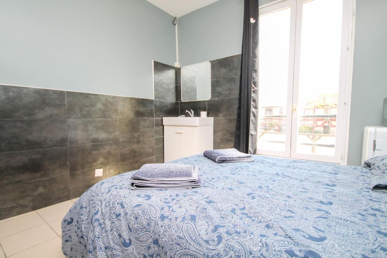 08 - Chambre Proche Paris Et Transports Avec Tv Wifi Saint-Denis  Zewnętrze zdjęcie